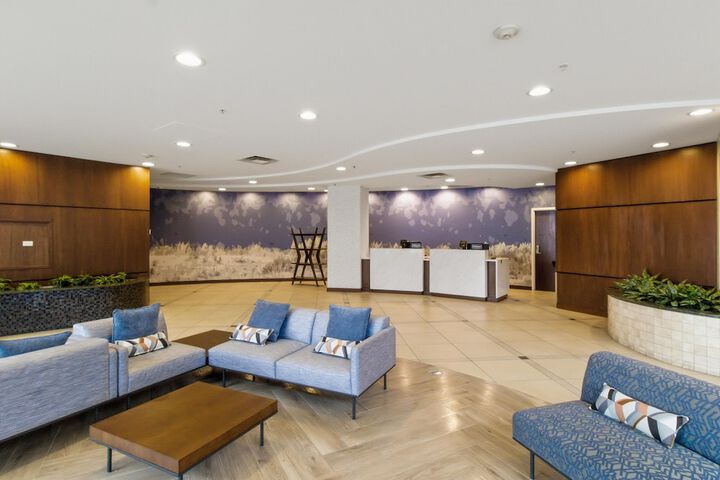 Entrance & Lobby