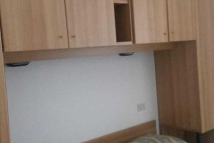 Room 6 of 16