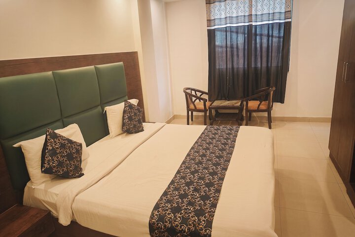 Room 6 of 26