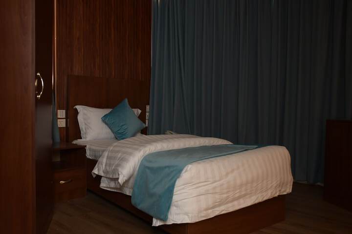 Room 12 of 24