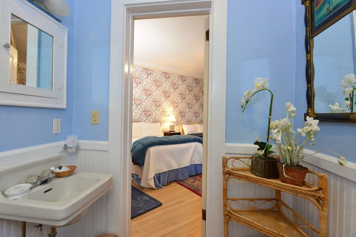 Room 140 of 288