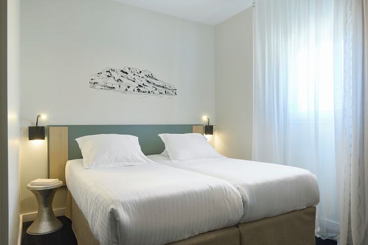 Room 14 of 48