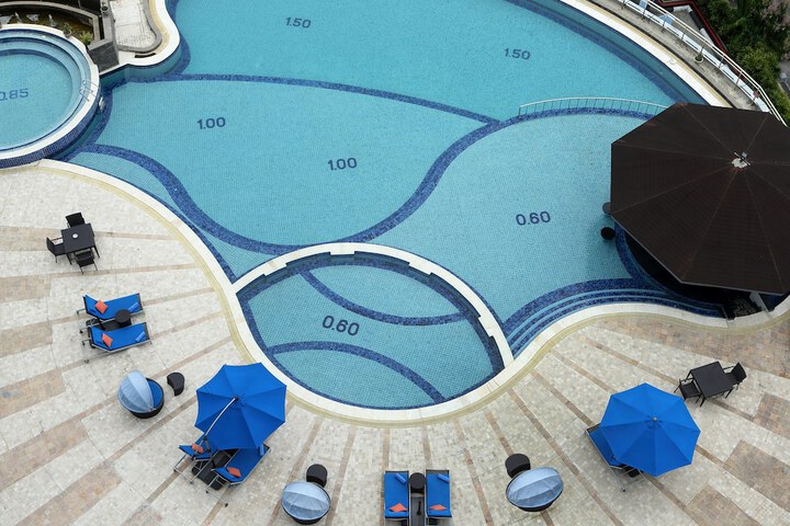 Pool Hotel