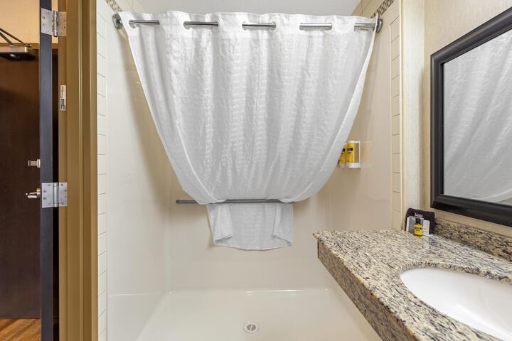 Room 32 of 44