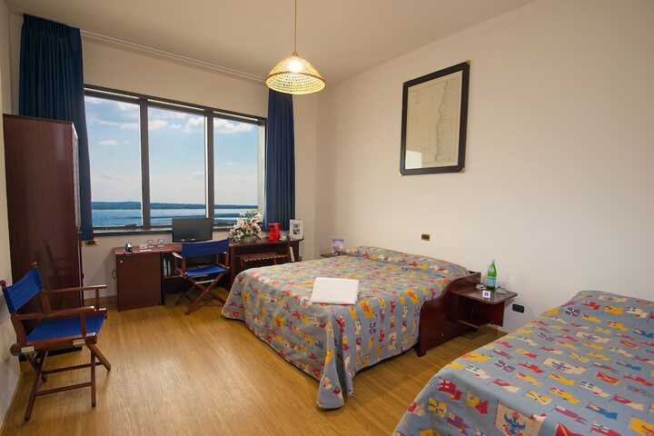 Room 38 of 178