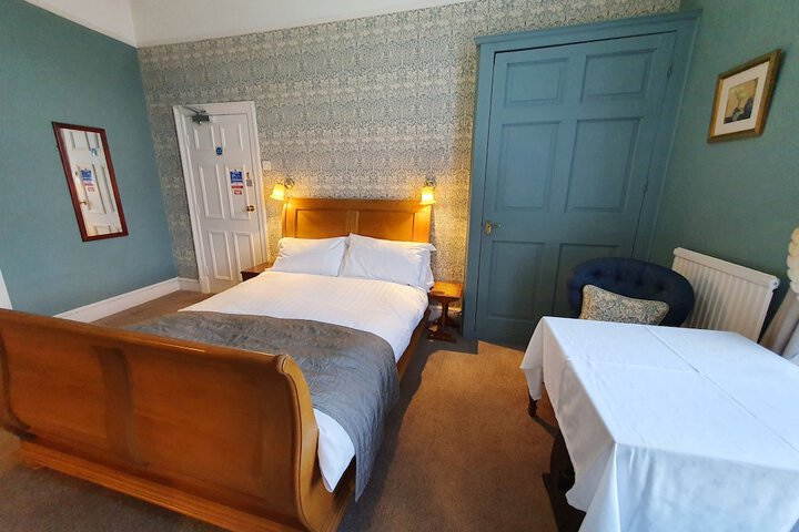 Room 13 of 26