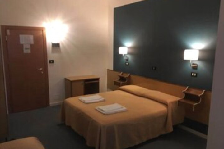 Room 17 of 21