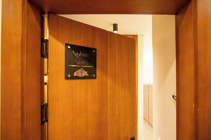 Room 20 of 65