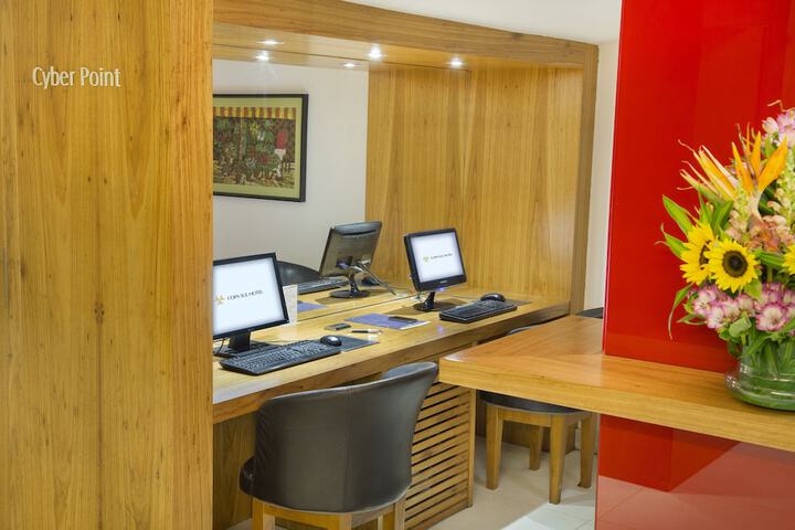 Business Center 38 of 41
