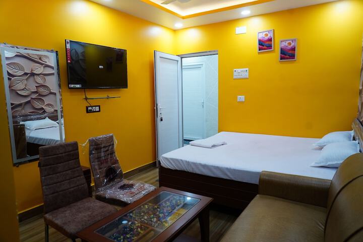 Room 5 of 17