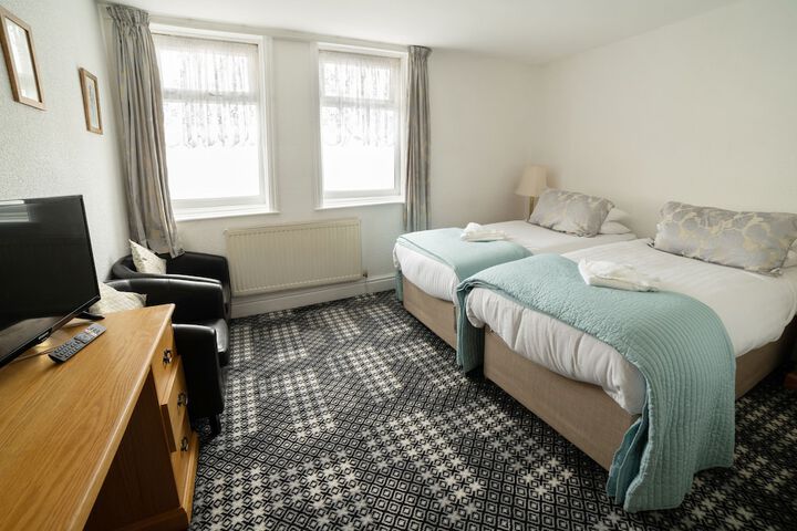 Room 5 of 91