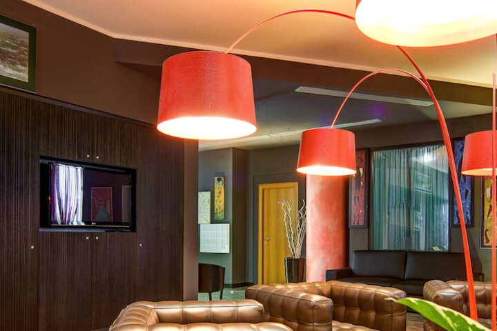 Entrance & Lobby