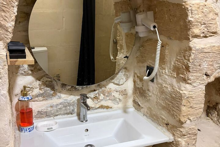 Room 54 of 74