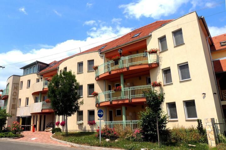 Hotel 46 of 47