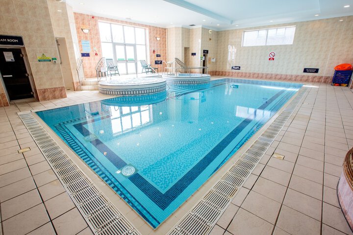 Hotel with Pool