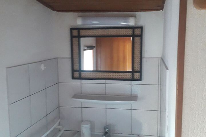 Room 2 of 73