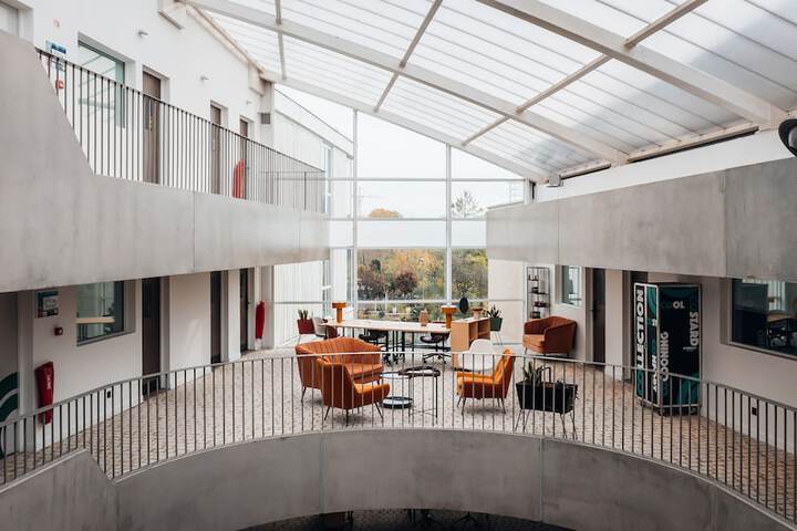 Entrance & Lobby
