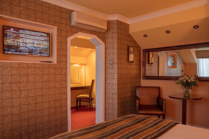 Room 20 of 54