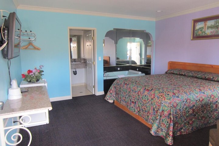 Room 3 of 26