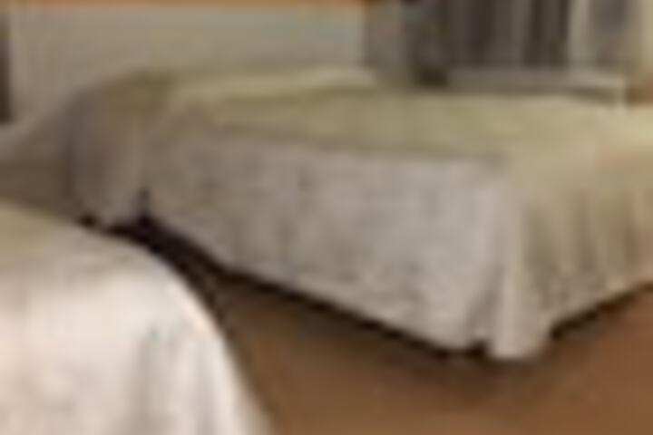 Room 7 of 9