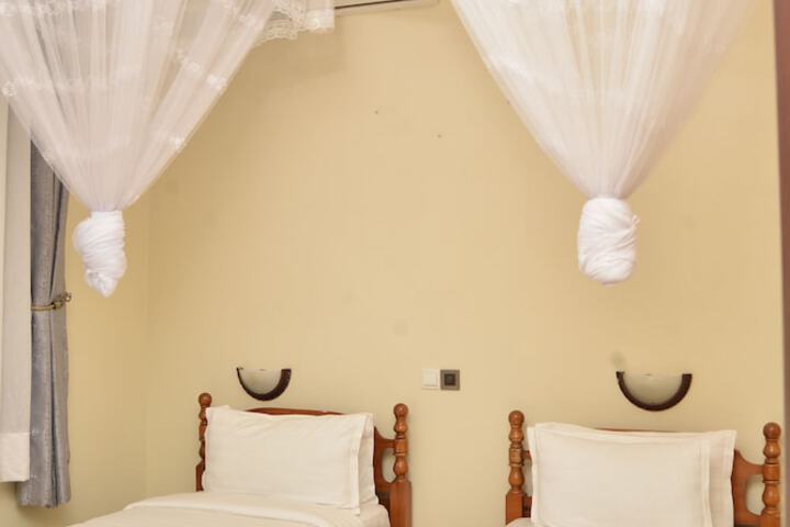 Room 60 of 182