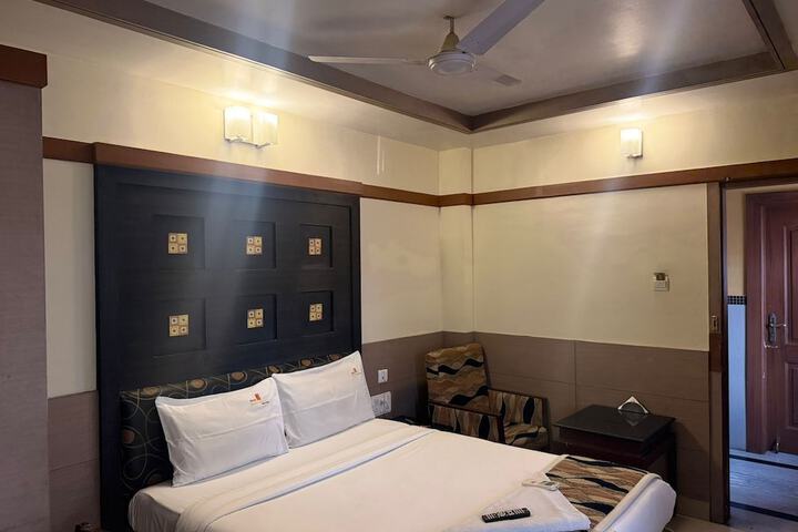 Room 3 of 14