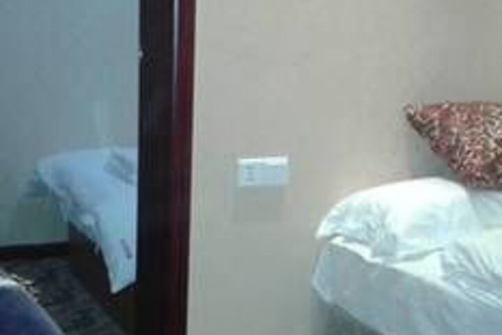Room 16 of 62