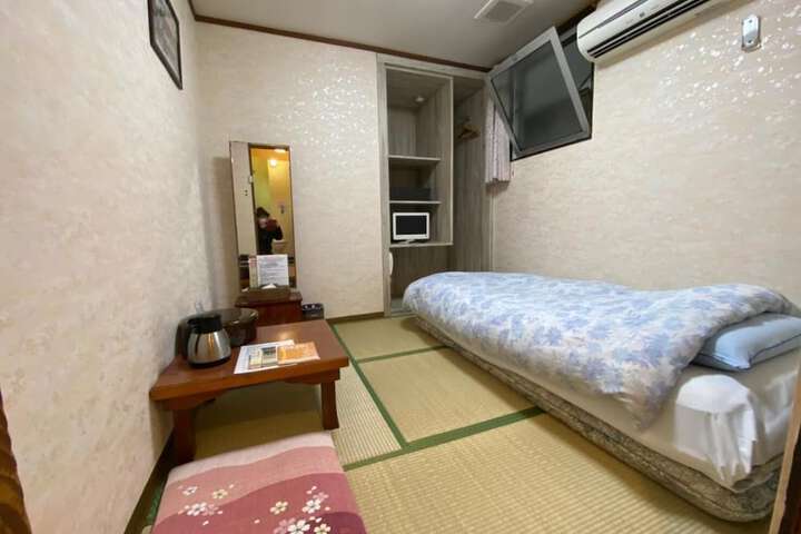 Room 17 of 54