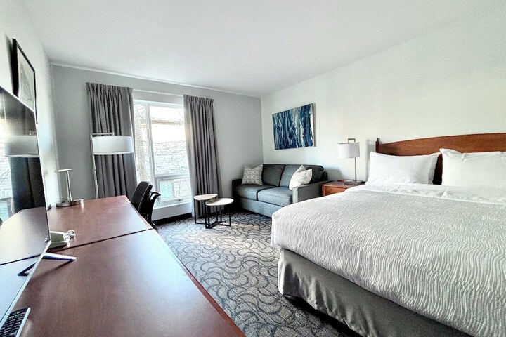 Room 5 of 24