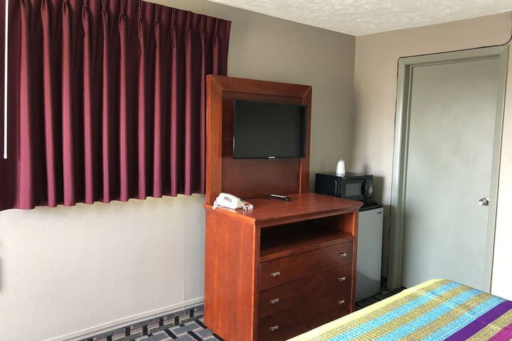 Standard Single Queen Bed (1 of 6)