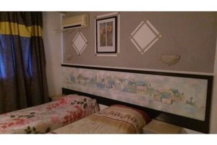 Room 9 of 33