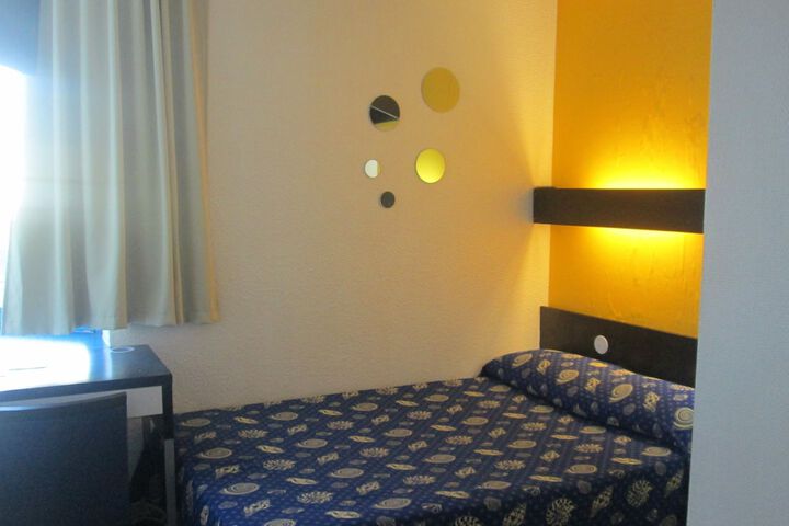 Room 9 of 22