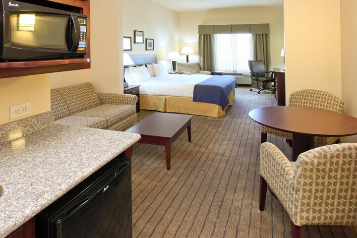 1 King Bed (5 of 5)