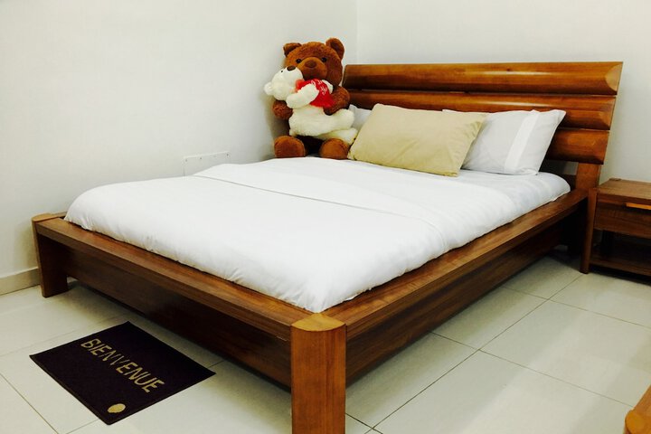 Room 10 of 24
