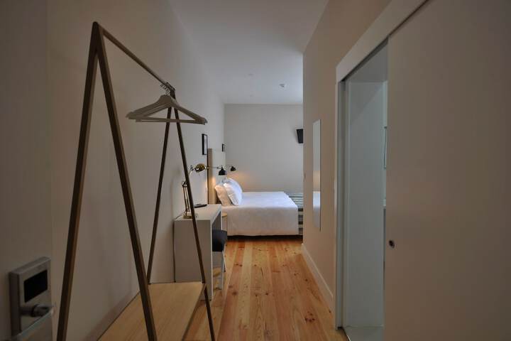 Room 15 of 34