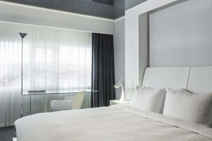 Room 30 of 127