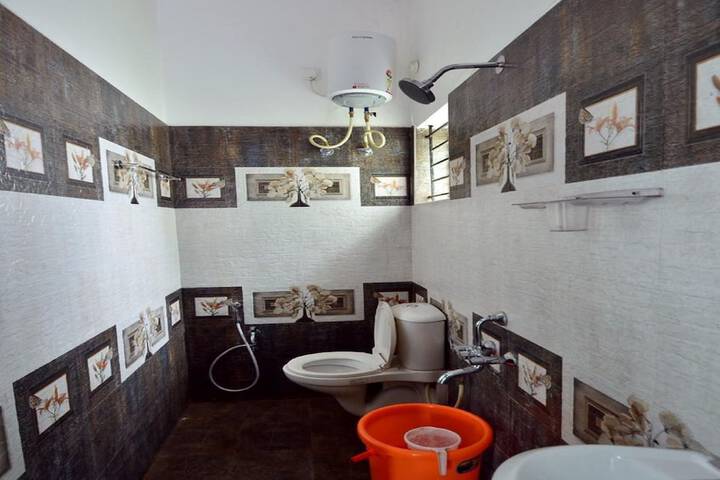 Room 17 of 25