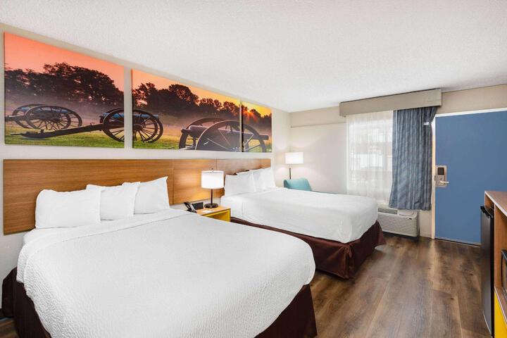 1 King Bed (7 of 7)