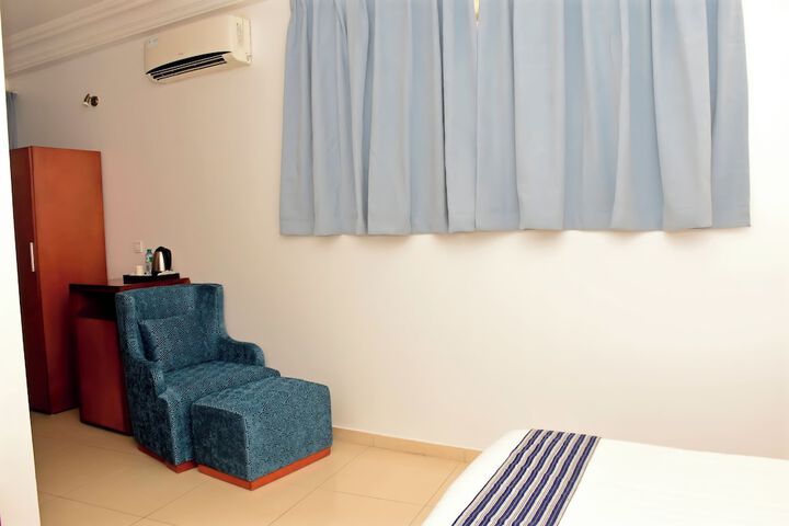 Room 12 of 74
