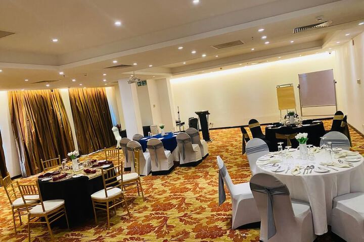 Ballroom/Hall 80 of 86