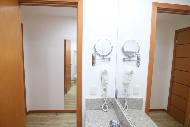 Room 44 of 79