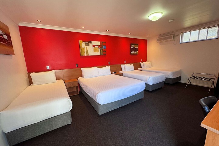 Room 72 of 159