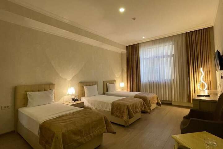 Room 15 of 24