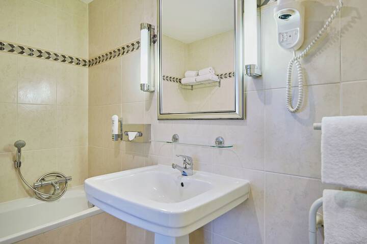 Room 44 of 55