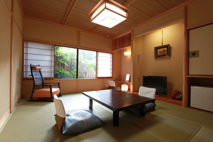 Room 9 of 20