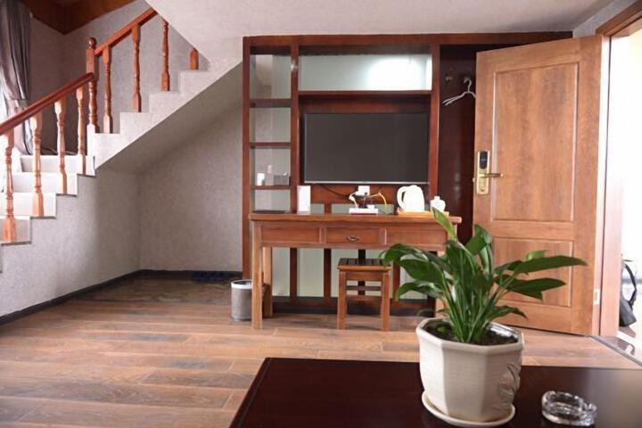 Room 47 of 77