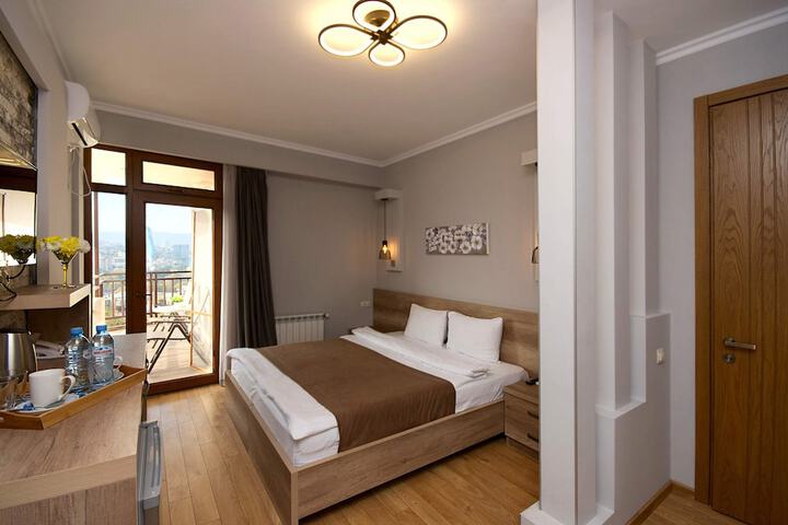 Room 26 of 46