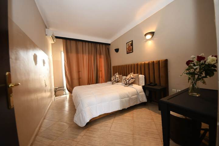 Room 15 of 38