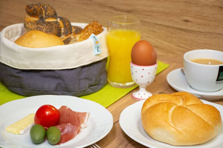 Breakfast/Coffee Service 23 of 41