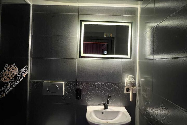 Room 66 of 71